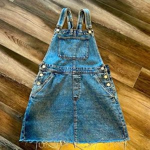 Overall dress- in excellent condition. Adjustable straps. No longer fits me.